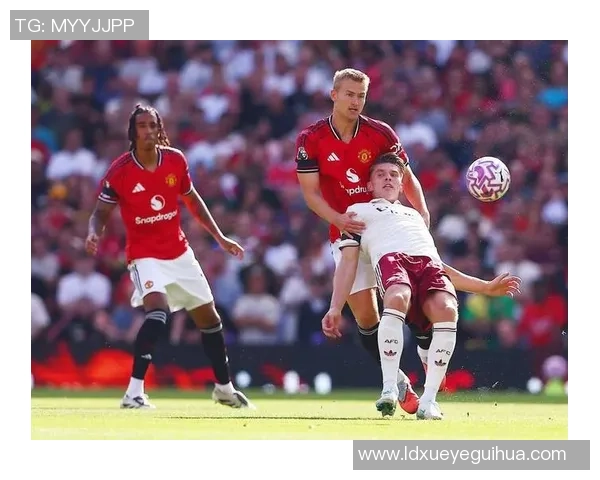 曼联与利物浦对决时间揭晓比赛何时开打引发球迷热议